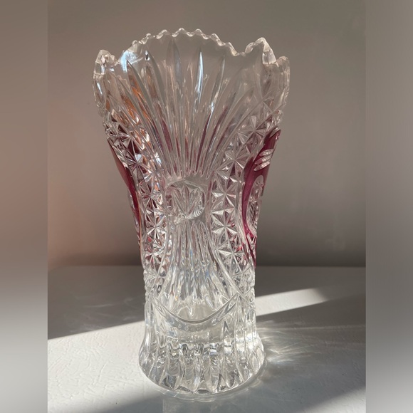 Stunning Vintage Red Cut to Clear Lead Crystal Bird Vase Hofbauer Germany 8" - Picture 2 of 7
